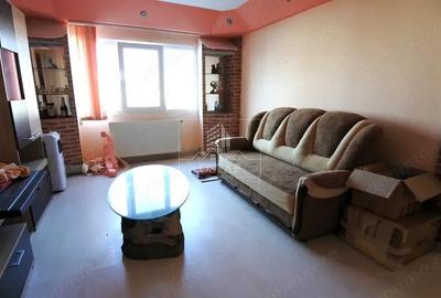 Zona Milcov-strada Viorelelor-apartament 3 camere decomandate-57.000 EURO