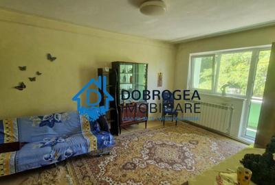 APARTAMENT 3 CAMERE DECOMANDAT , ETAJ 2, CENTRALA GAZ