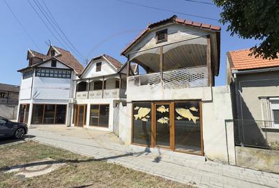 Spatiu de Inchiriat 184 mp, curte 280 mp, B-dul 25 Oct - Carei - 1