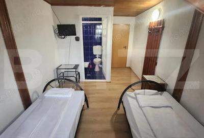 Spațiu comercial, de 1,600 mp, în Central - 13