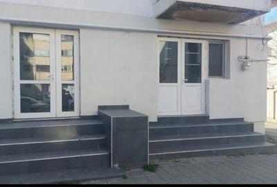 Spațiu comercial, de 40 mp, în Exterior Vest - 1