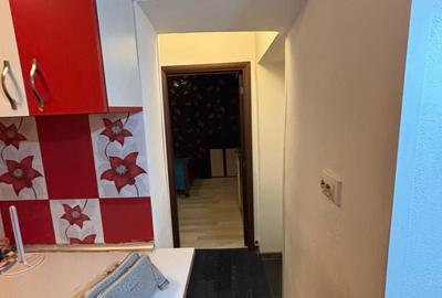 Apartament cu 2 camere decomandat în Cet - 7