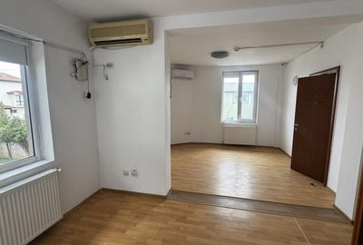 Casă individuală cu 12 camere cu Canalizare în Sisești - 12