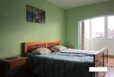 Apartament cu 3 camere decomandat în Central - 2