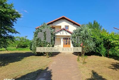 Casă cu 6 camere cu Teren 2756 Mp în Central - 2