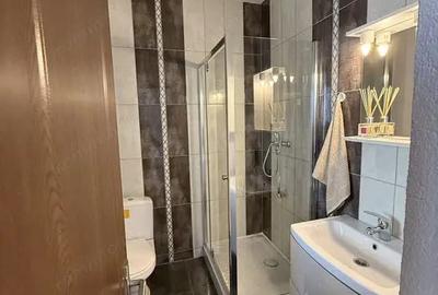 Casă cu 4 camere cu Teren 300 Mp în Livezeni - 2