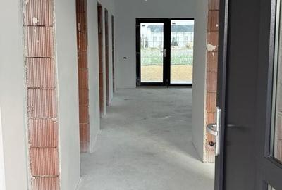 Casă individuală cu 4 camere cu Canalizare în Sântandrei - 3