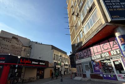 Apartament cu 2 camere semidecomandat, mobilat în P-ța Universității - 15