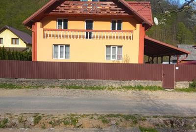 Casă cu 4 camere în Mărișel - 1