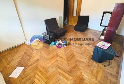 APARTAMENT decomandat  4 camere - TARGU NEAMȚ - 1