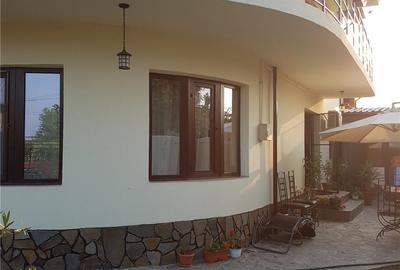 Casă cu 6 camere cu Teren 250 Mp în Bărcănești - 2