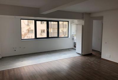 Apartament cu 3 camere semidecomandat în Nerva Traian