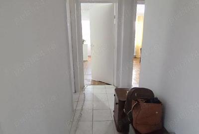 Apartament cu 3 camere decomandat în Central - 1