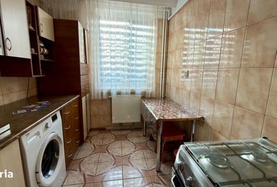 Apartament cu 3 camere semidecomandat, mobilat în Craiovei - 1