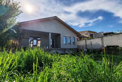 Casă cu 4 camere decomandat cu Teren 300 Mp în Agigea - 2