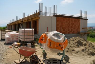 Casă cu 4 camere cu Teren 200 Mp în Gușterița - 1