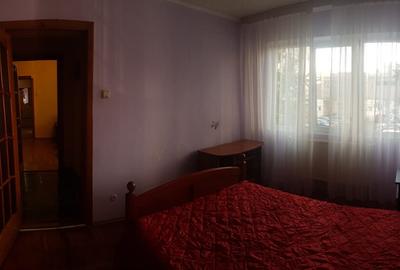 Apartament doua camere mobilat etaj 1 bucatarie mare Cornisa Scoala 10 - 10