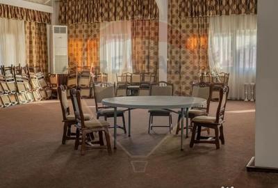 Spațiu comercial, de 2,500 mp, în Central - 2