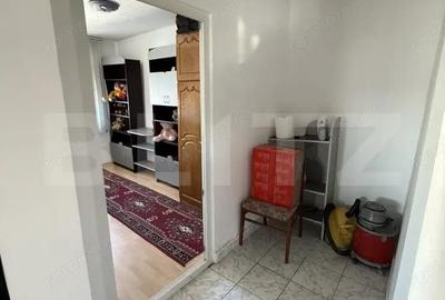 Apartament cu 3 camere decomandat în Micro 4 - 4