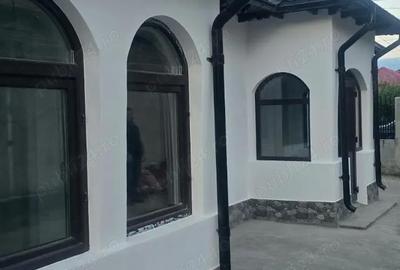 Casă cu 6 camere în Central - 2