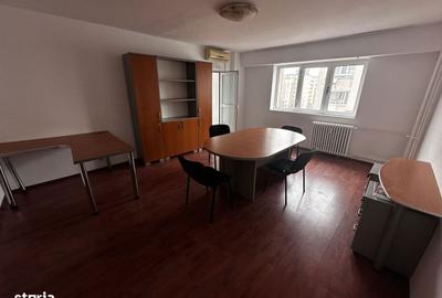 Apartament cu 3 camere semidecomandat, mobilat în Văcăresti - 16