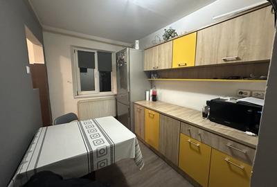 Apartament 3 camere 42 mp utili, decomandat, zona Piata Doina