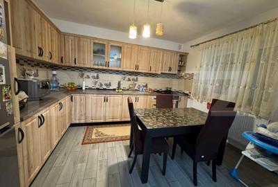 Casa de vanzare, 220 mp, zona Barabant - 3