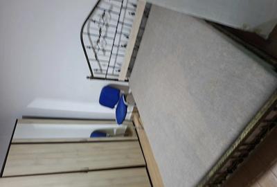 Apartament cu 2 camere semidecomandat în Apărătorii Patriei