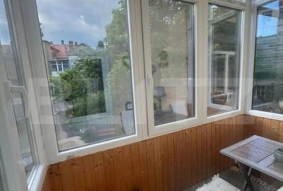 Apartament cu 2 camere semidecomandat, mobilat în Central
