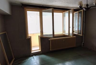 GARSONIERĂ DE VÂNZARE IN ZONA DRUMUL TABEREI SEC.6 - 10