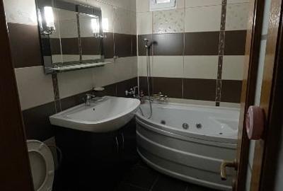 Apartament cu 3 camere semidecomandat, mobilat în Central - 11