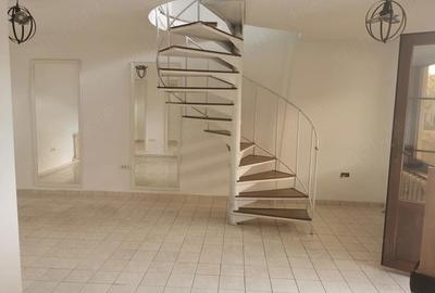 Spațiu comercial, de 90 mp, în Central - 3