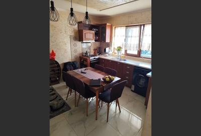 Casa Strejnicu: 150m?, 3 dormitoare, 2 băi, 2 garaje - 6