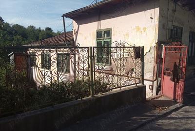 Casă cu 4 camere în Central - 1