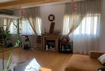 Apartament cu 2 camere decomandat, mobilat în Rovine