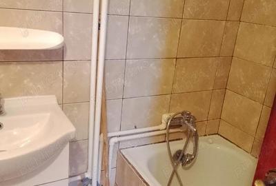 Garsonieră decomandată în CET - 1