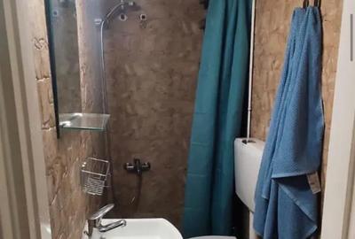 Garsonieră decomandată în Universitate