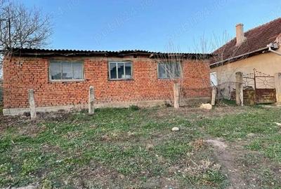 Casă cu 3 camere în Central