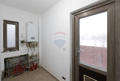 Casă cu 4 camere cu Teren 500 Mp în Gherăiești - 21