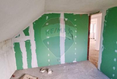 Casă cu 4 camere cu Teren 225 Mp în Ultracentral - 1