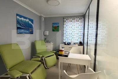 Spațiu comercial, de 79 mp, în Central - 6