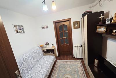 Apartament cu 2 camere decomandat în CET - 11