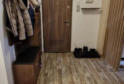 Apartament cu 3 camere decomandat în Berceni - 1