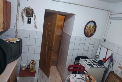 Apartament cu 3 camere semidecomandat în Central - 2