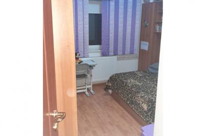 Apartament cu 3 camere decomandat în Babadag - 6