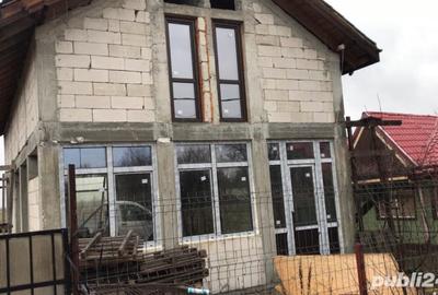 Casă cu 5 camere cu Teren 2000 Mp în Petrăchioaia - 1