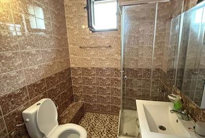 Casă cu 4 camere cu Teren 300 Mp în Central