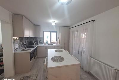 Casă cu 5 camere cu Teren 1000 Mp în Apahida