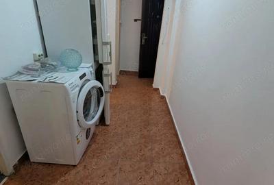 Apartament cu 4 camere semidecomandat în Central