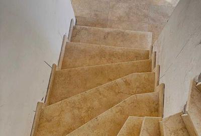 Casă cu 4 camere în Berceni